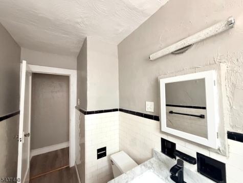 17 Elwood Pl Apt 103 Newark NJ 07104