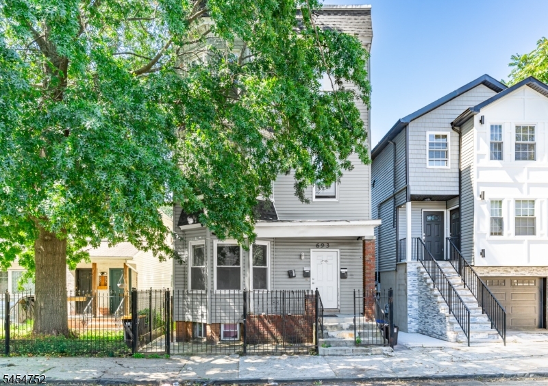 693 South 20th Street Newark NJ 07103