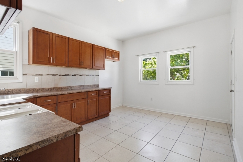 693 South 20th Street Newark NJ 07103