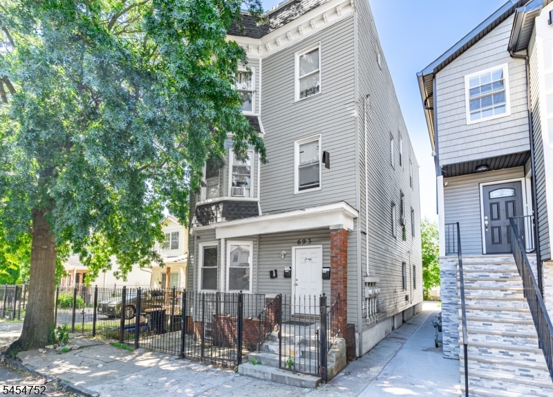693 South 20th Street Newark NJ 07103