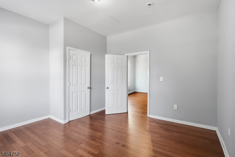 693 South 20th Street Newark NJ 07103