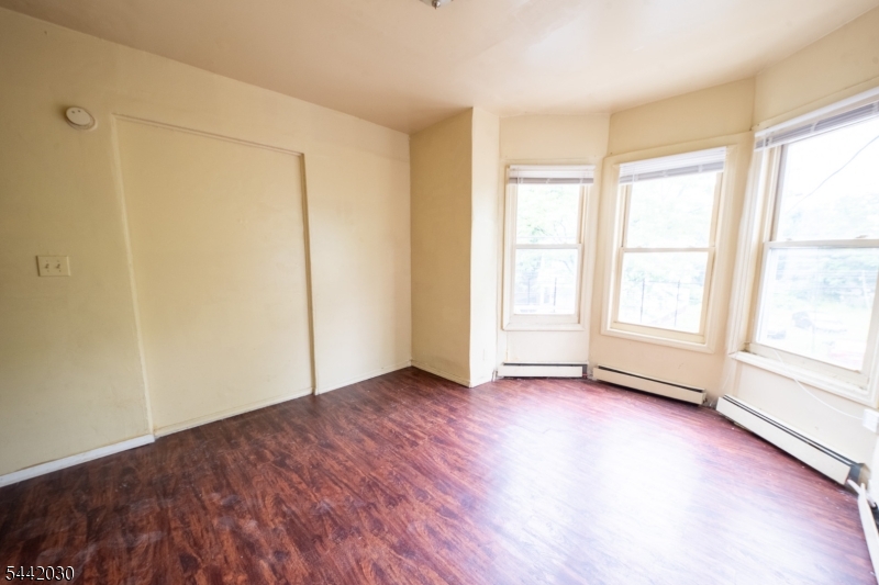 131 S 8th Street Newark NJ 07107