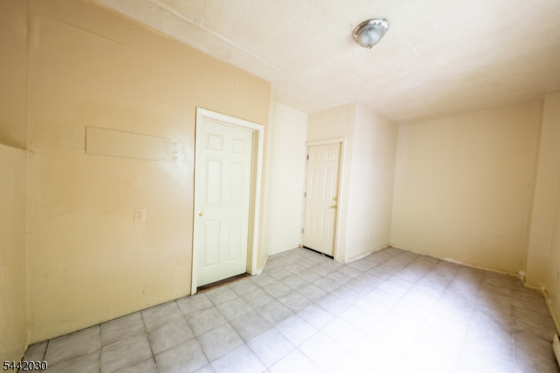 131 S 8th Street Newark NJ 07107