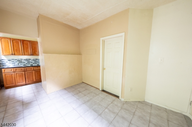 131 S 8th Street Newark NJ 07107