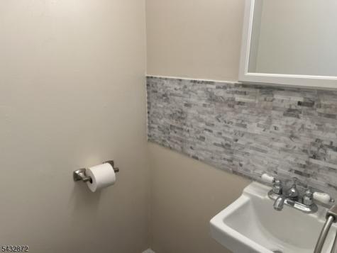 5 Chestnut Sussex NJ 07461