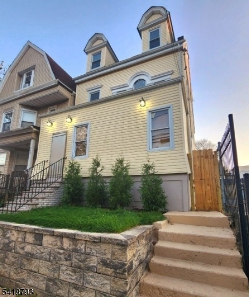 350 13TH Avenue Newark NJ 07103