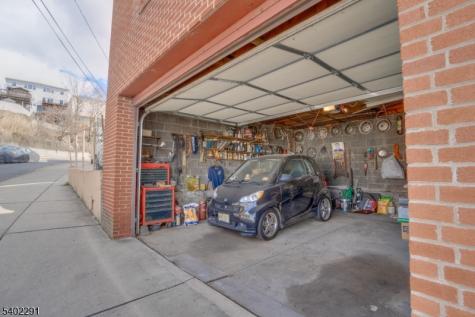 678 Liberty Avenue Jersey City NJ 07307