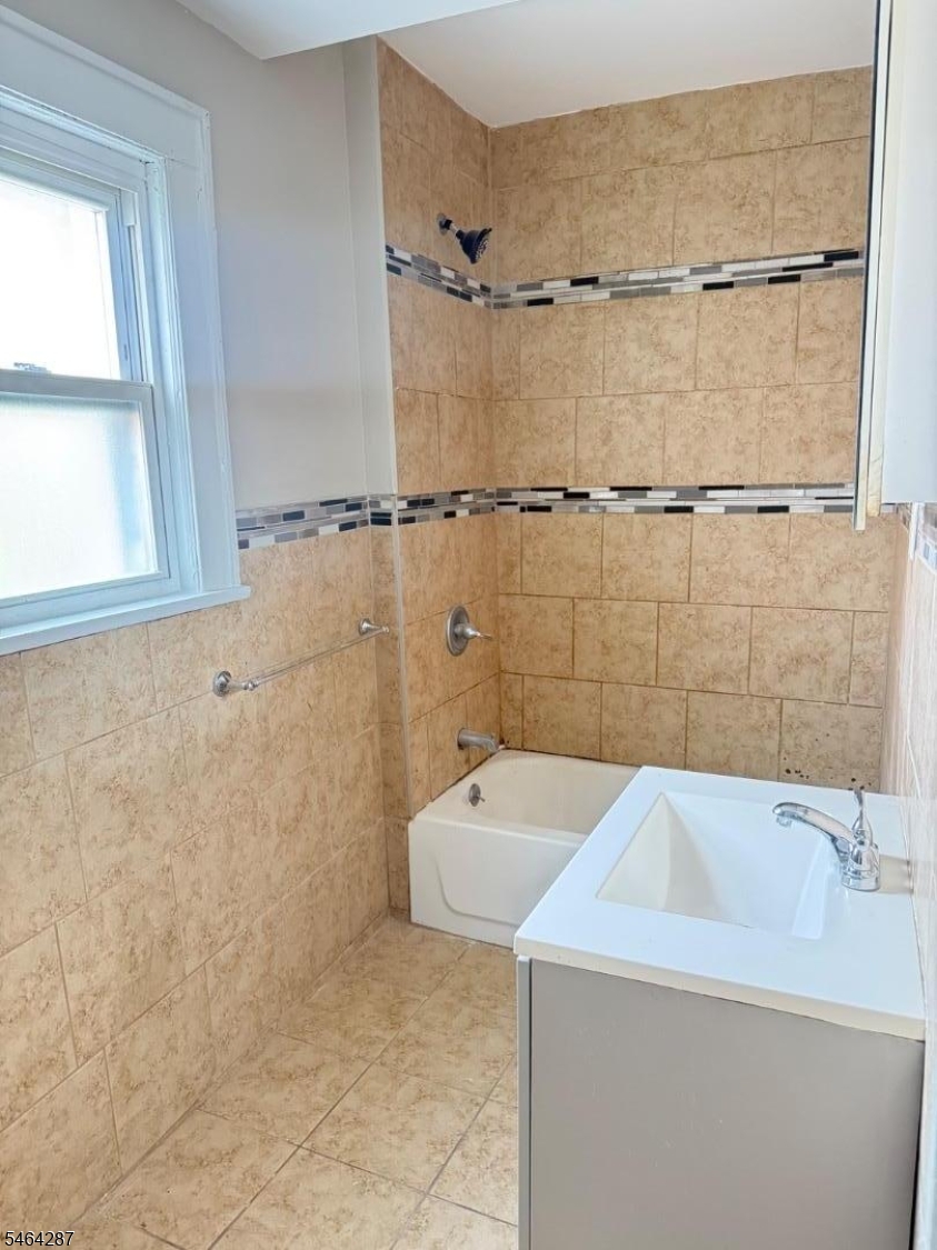 14 43RD Street Irvington NJ 07111