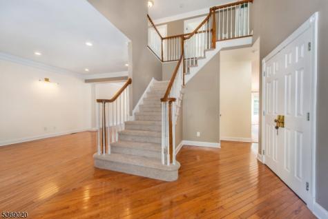 5 Savannah Court Bernards NJ 07920