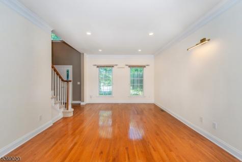 5 Savannah Court Bernards NJ 07920