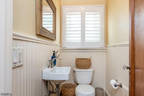 242 Forest Avenue Glen Ridge Boro NJ 07028