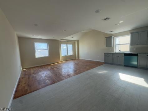 487 S 18th Street 2nd Fl Newark NJ 07103