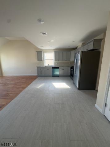 487 S 18th Street 2nd Fl Newark NJ 07103