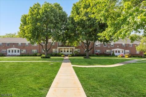 11 W Roselle Avenue Roselle Park NJ 07204