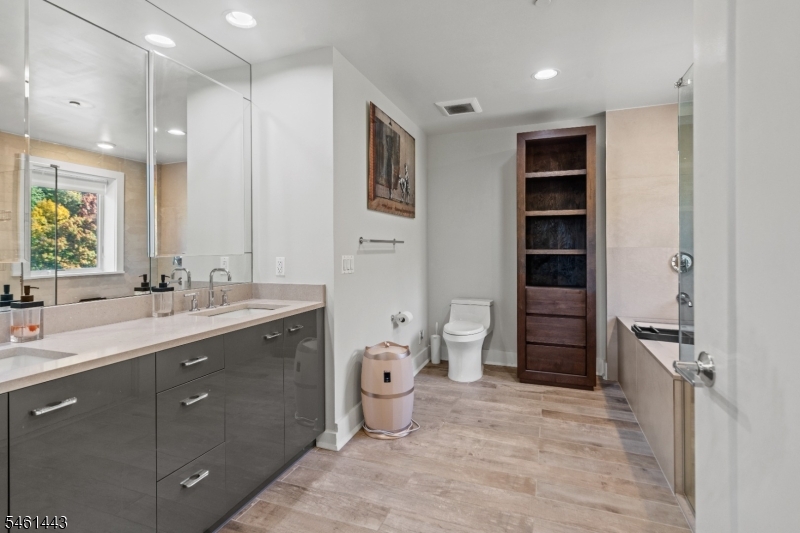100 Eton Row Weehawken NJ 07086