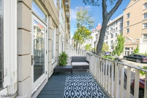 207 Shearwater Court Jersey City NJ 07305