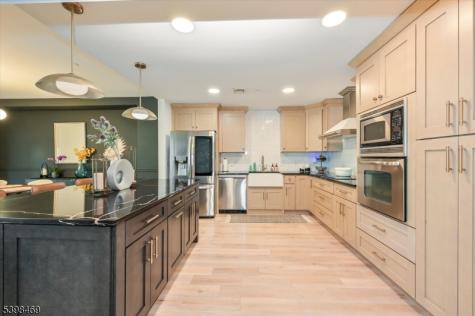 207 Shearwater Court Jersey City NJ 07305