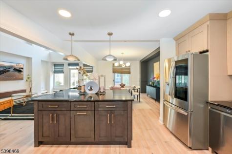 207 Shearwater Court Jersey City NJ 07305