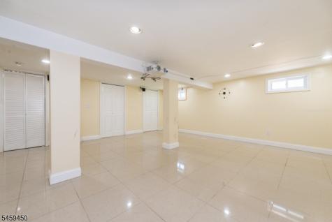 65 Daniels Drive Clifton NJ 07013