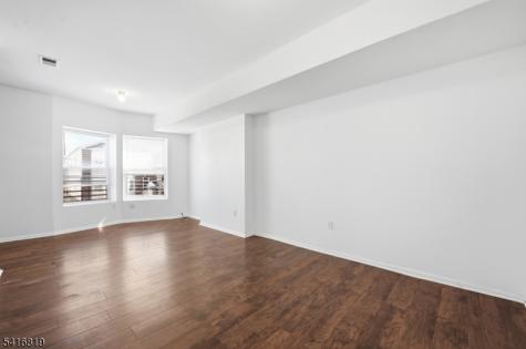 44 3RD Street Newark NJ 07107