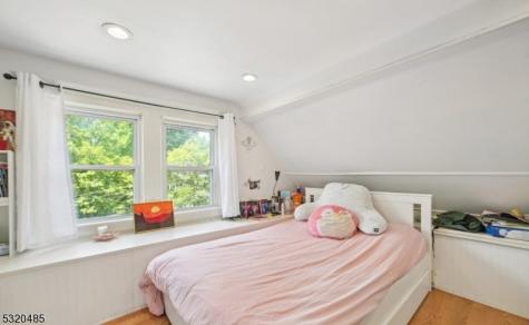 18 Duncan Street Millburn NJ 07041