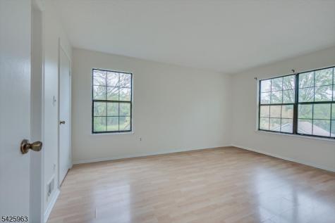 64 Taylor Drive Franklin NJ 08823