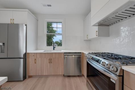 20 Lexington Avenue Montclair NJ 07042