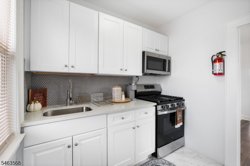 21 Huntington Terrace Newark NJ 07112