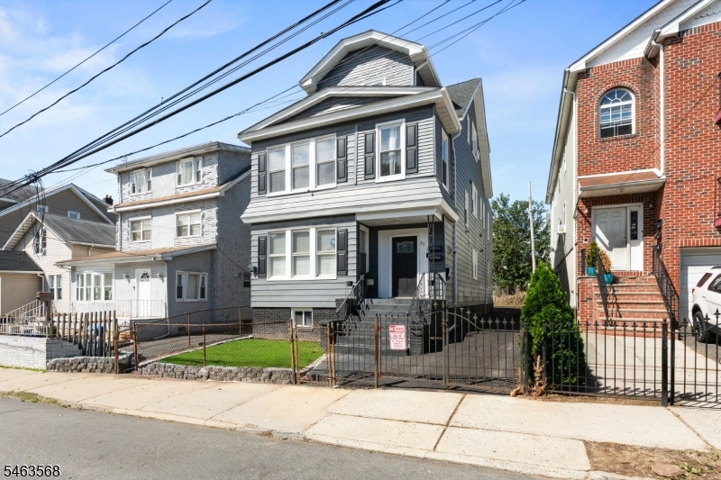 21 Huntington Terrace Newark NJ 07112
