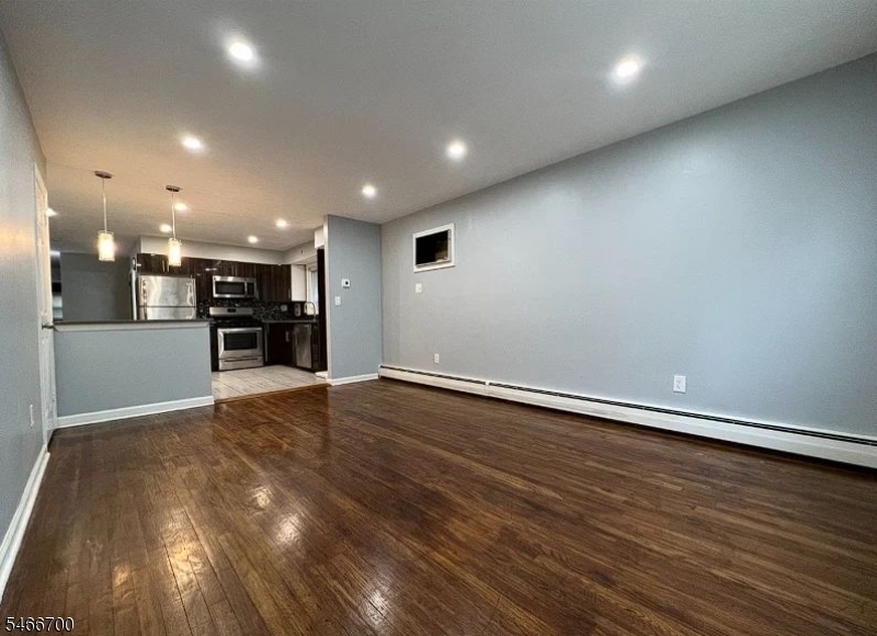 47 Smith Street Newark NJ 07106