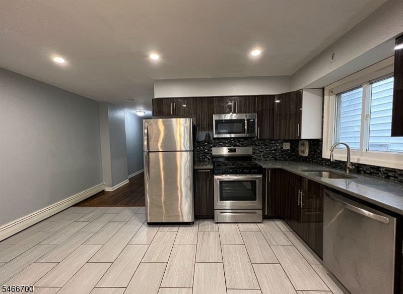 47 Smith Street Newark NJ 07106
