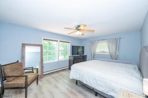 38 Oneida Avenue Hopatcong NJ 07843