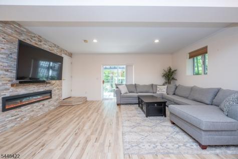 38 Oneida Avenue Hopatcong NJ 07843