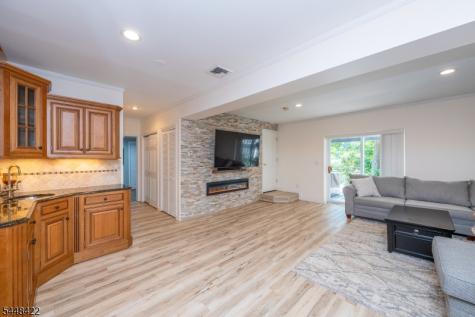 38 Oneida Avenue Hopatcong NJ 07843