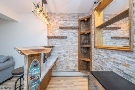 38 Oneida Avenue Hopatcong NJ 07843