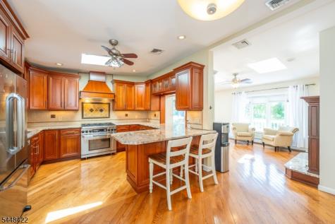 38 Oneida Avenue Hopatcong NJ 07843