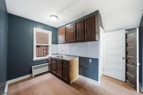 502 Stuyvesant Unit 3 Irvington NJ 07111