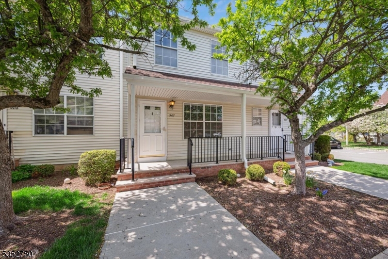 907 Wetherburn Court Raritan NJ 08822