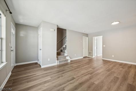 907 Wetherburn Court Raritan NJ 08822