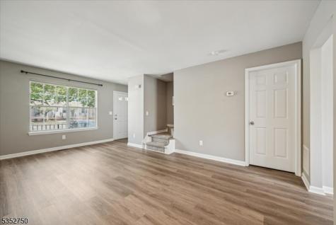 907 Wetherburn Court Raritan NJ 08822