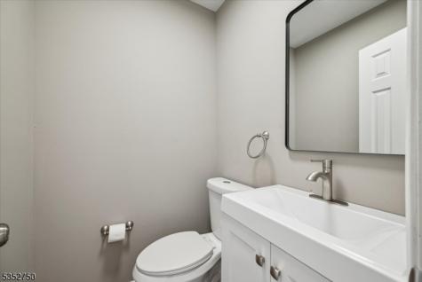 907 Wetherburn Court Raritan NJ 08822
