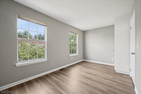 907 Wetherburn Court Raritan NJ 08822