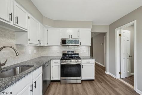 907 Wetherburn Court Raritan NJ 08822