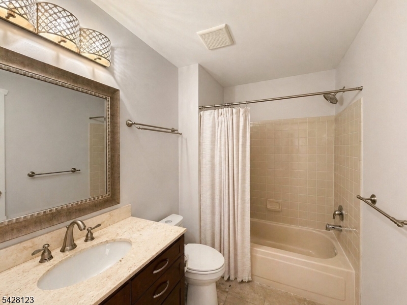 605 Magnolia Lane Branchburg NJ 08876