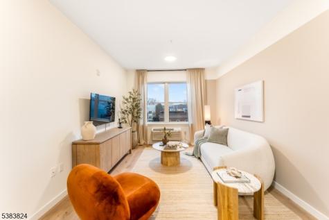 431 Drive Mlk Jr Boulevard East Orange NJ 07018