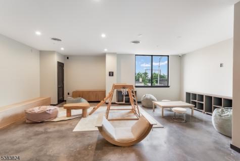 431 Drive Mlk Jr Boulevard East Orange NJ 07018