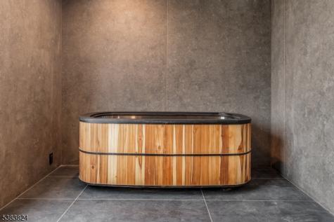 431 Drive Mlk Jr Boulevard East Orange NJ 07018