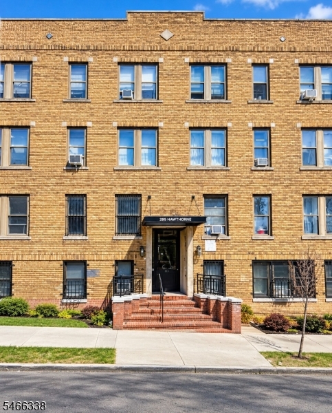 295 Hawthorne Newark NJ 07112