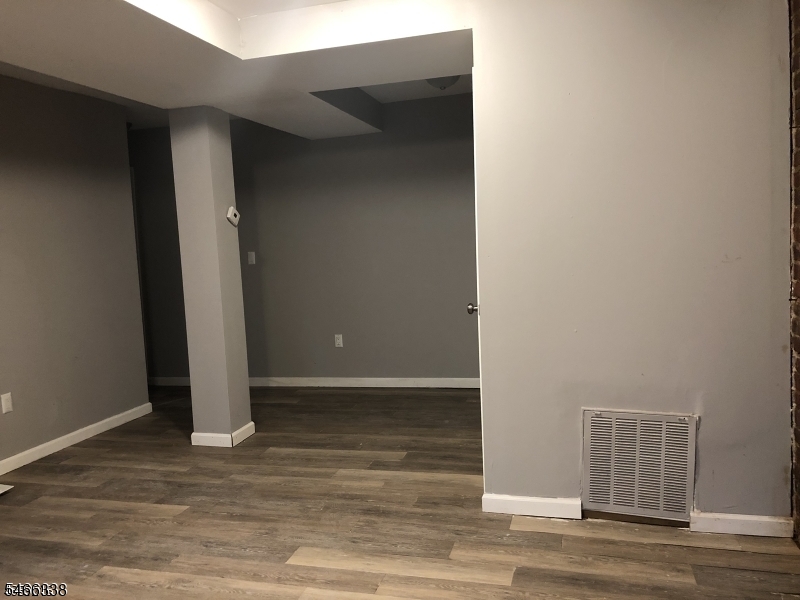 295 Hawthorne Newark NJ 07112