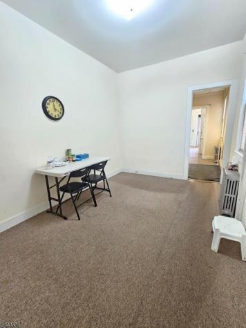 38 Thompson Street Raritan NJ 08869